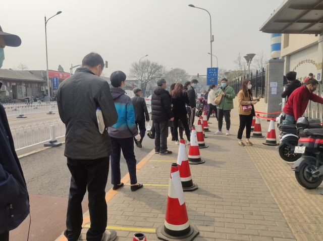 復(fù)工后電動(dòng)自行車成“香餑餑”：銷量直線漲，上牌排長(zhǎng)隊(duì)！